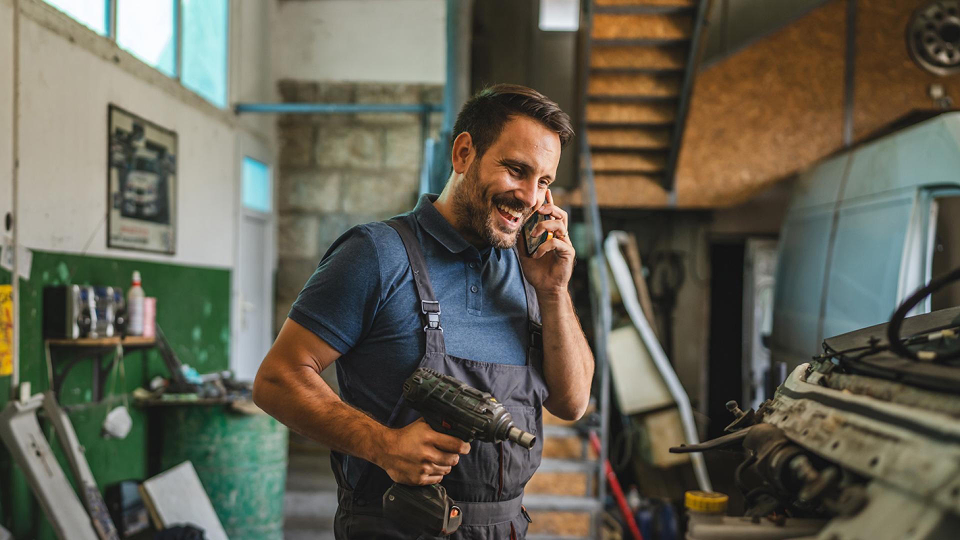 Handwerker kontaktieren